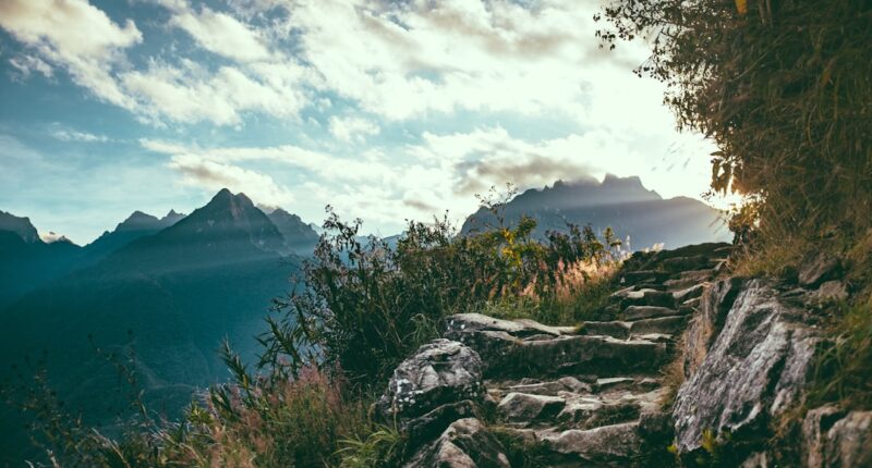 Photo Mountain trail